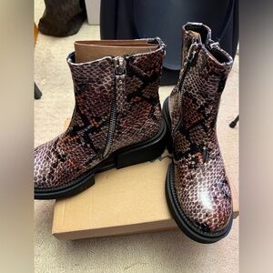 SEVEN snake embossed boots Sz 7 NEW